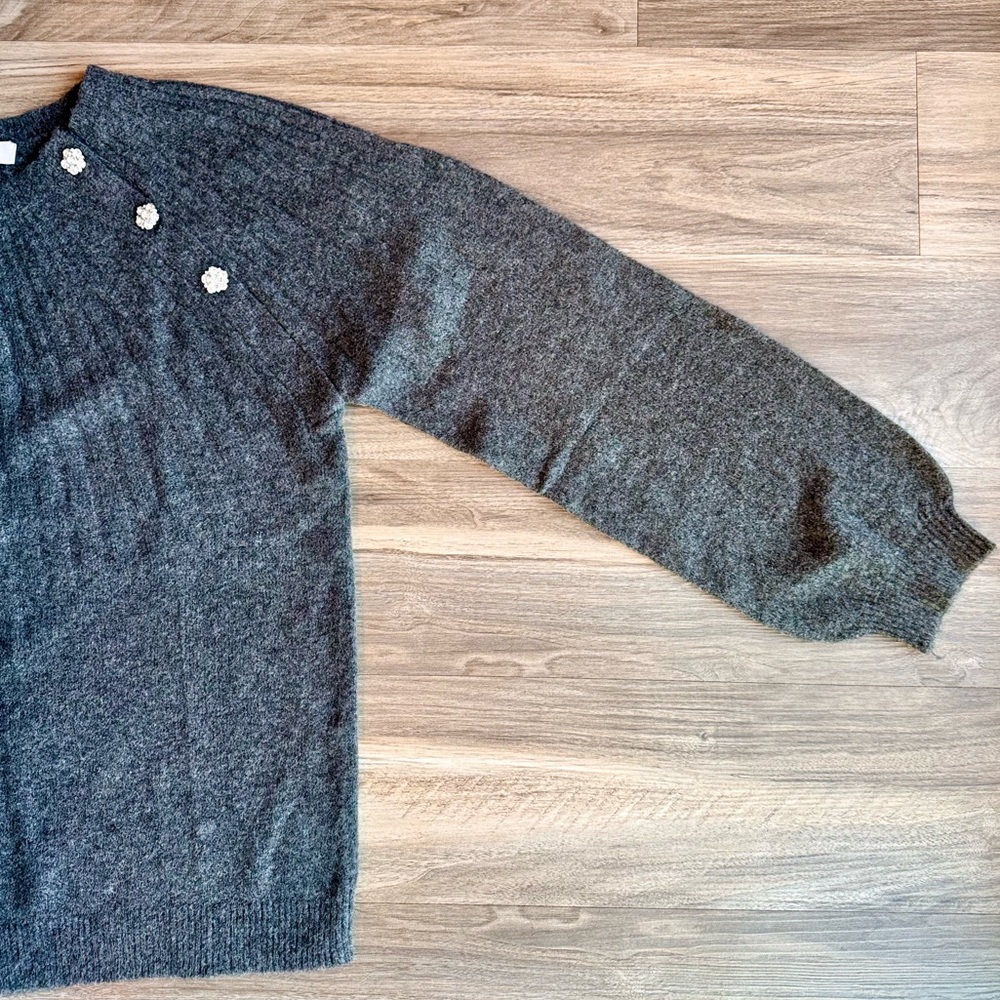 LOFT Ribbed Crewneck Sweater Shoulder Button Detail Gray‎ Medium - Picture 8 of 13